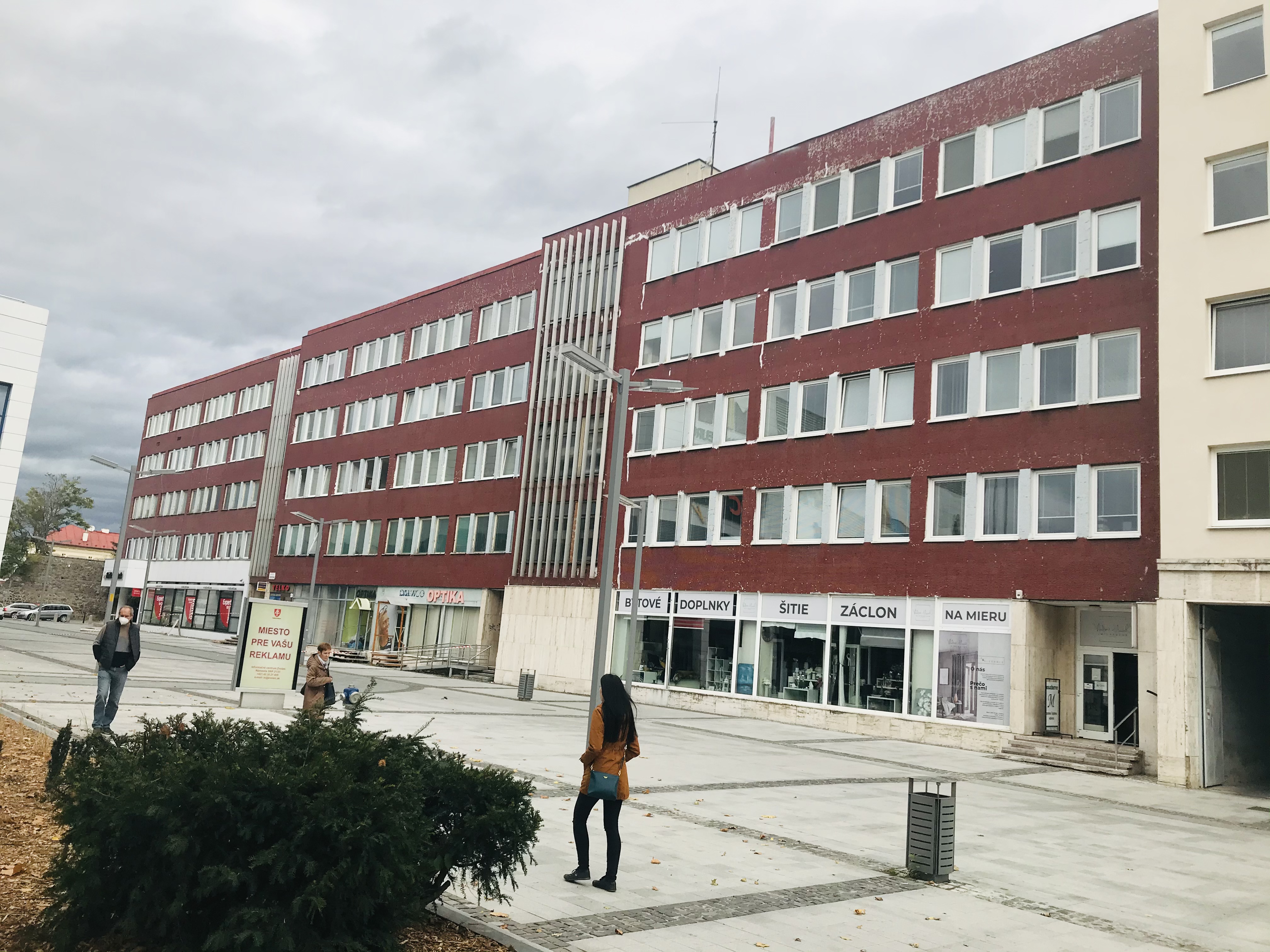 Výmena okien a dverí na administratívnej budove Ministerstva pôdohospodárstva a rozvoja vidieka  SR vo Zvolene